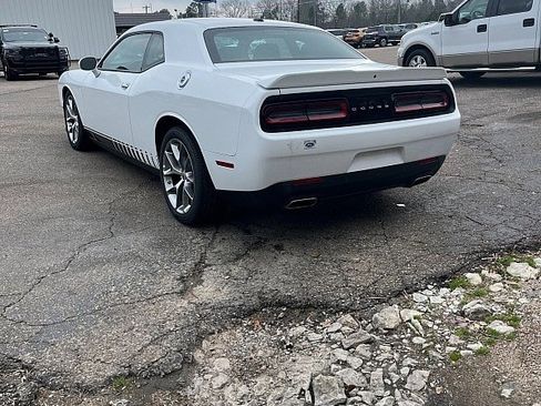 Used 2022 Dodge Challenger GT image 8