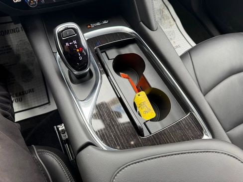 Used 2021 Buick Enclave Avenir w/ Avenir Technology Package image 17