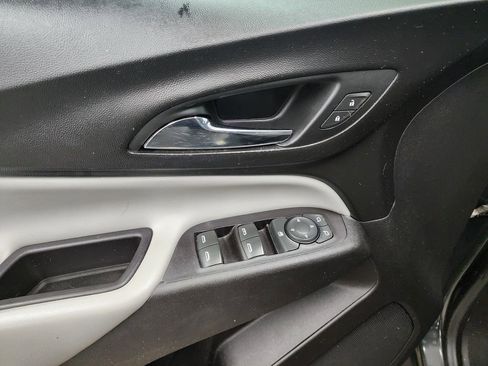 Used 2018 Chevrolet Equinox LS image 10