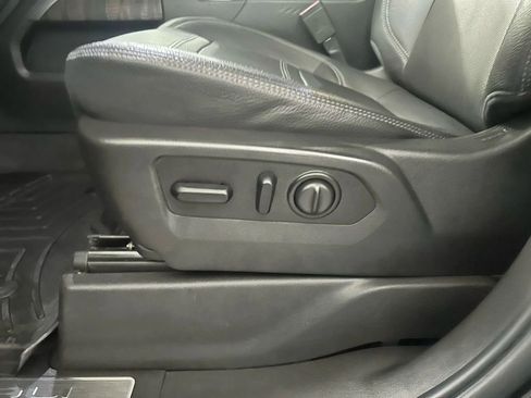 Used 2021 GMC Sierra 3500 Denali w/ Denali Ultimate Package image 9