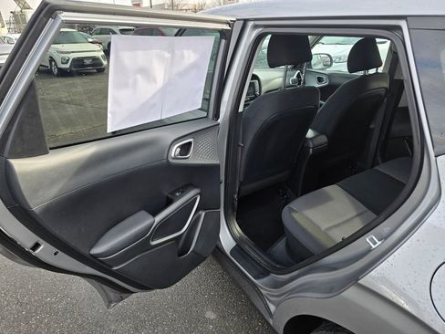 Used 2024 Kia Soul LX w/ Option Group 015 image 17