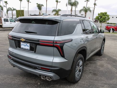 New 2026 Chevrolet Traverse LT w/ Driver Confidence Package AWD/4WD image 9