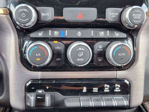 Used 2019 RAM 1500 Limited w/ Body Color Bumper Group AWD/4WD image 19