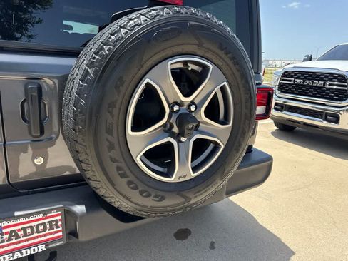 Used 2018 Jeep Wrangler Unlimited Sport AWD/4WD image 12
