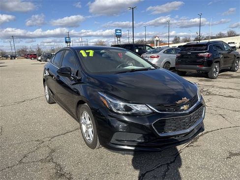 Used 2017 Chevrolet Cruze LT w/ Convenience Package image 1