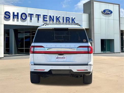 Used 2020 Lincoln Navigator Reserve w/ Equipment Group 208A Reserve image 6