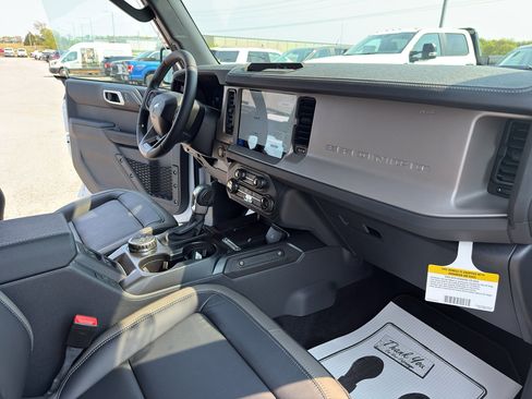 New 2026 Ford Bronco Outer Banks AWD/4WD image 15