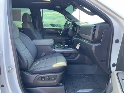 Used 2024 Chevrolet Silverado 1500 ZR2 w/ Dark Appearance Package AWD/4WD image 37