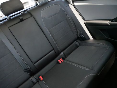 Used 2023 Volkswagen Taos SE w/ Panoramic Sunroof Package AWD/4WD image 14