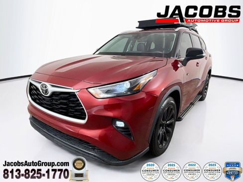 Used 2022 Toyota Highlander XLE FWD image 1