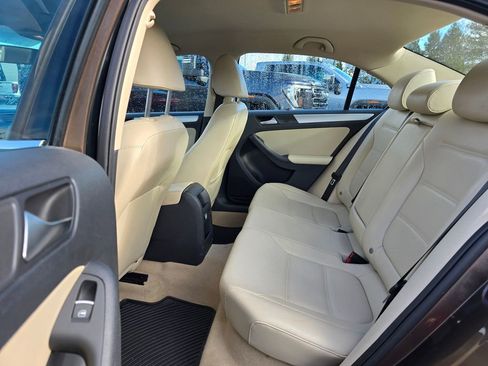 Used 2013 Volkswagen Jetta SE image 46