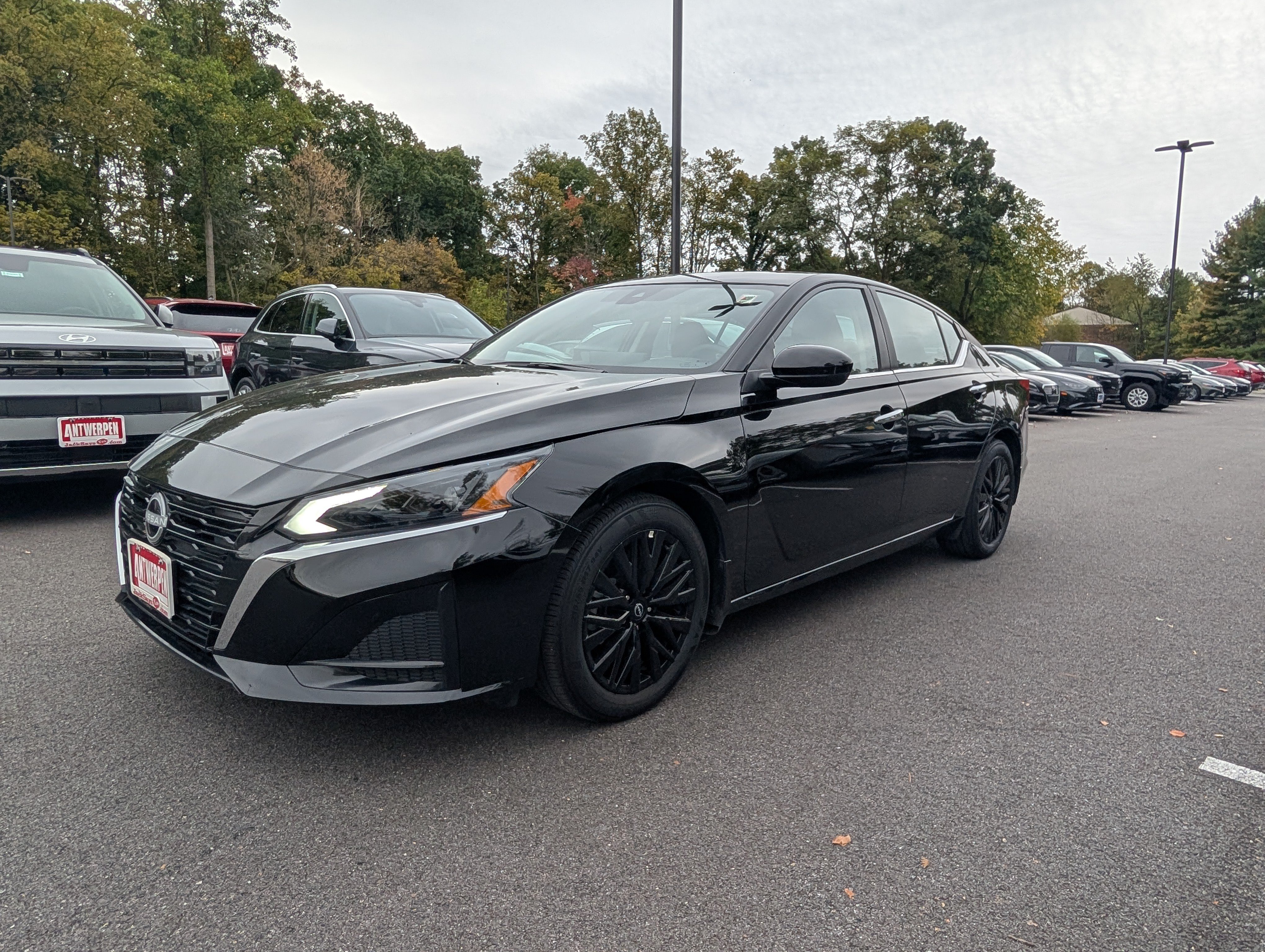 Used 2025 Nissan Altima 2.5 SV w/ SV Special Edition Package FWD image 7