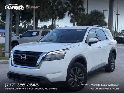 Used 2024 Nissan Pathfinder SV