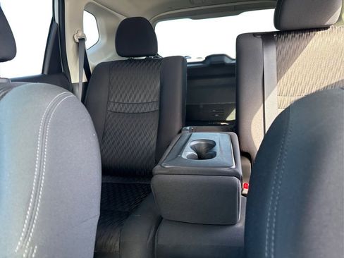 Used 2018 Nissan Rogue SV w/ Premium Package image 10