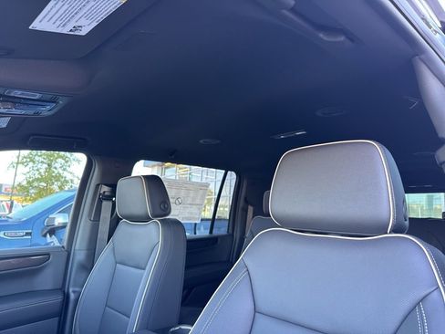 New 2026 GMC Yukon XL Elevation w/ LPO, Elevation Black Package image 19