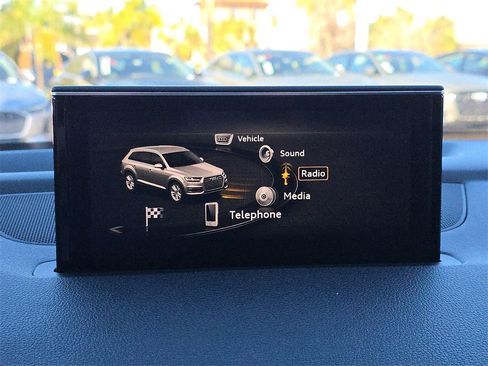 Used 2018 Audi Q7 3.0T Premium Plus w/ Premium Plus Package image 29