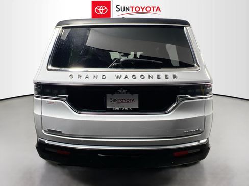 Used 2023 Jeep Grand Wagoneer L Series II AWD/4WD image 5