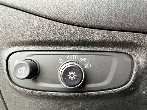 Used 2021 Chevrolet Equinox LS w/ LS Convenience Package AWD/4WD image 10