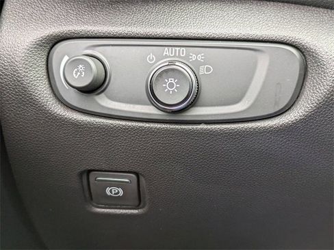 Used 2021 Chevrolet Blazer LT image 25