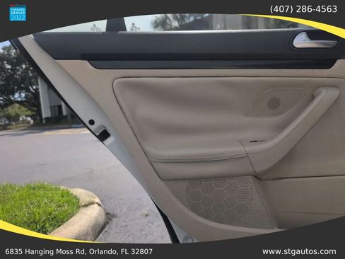 Used 2010 Volkswagen Jetta SE FWD image 14