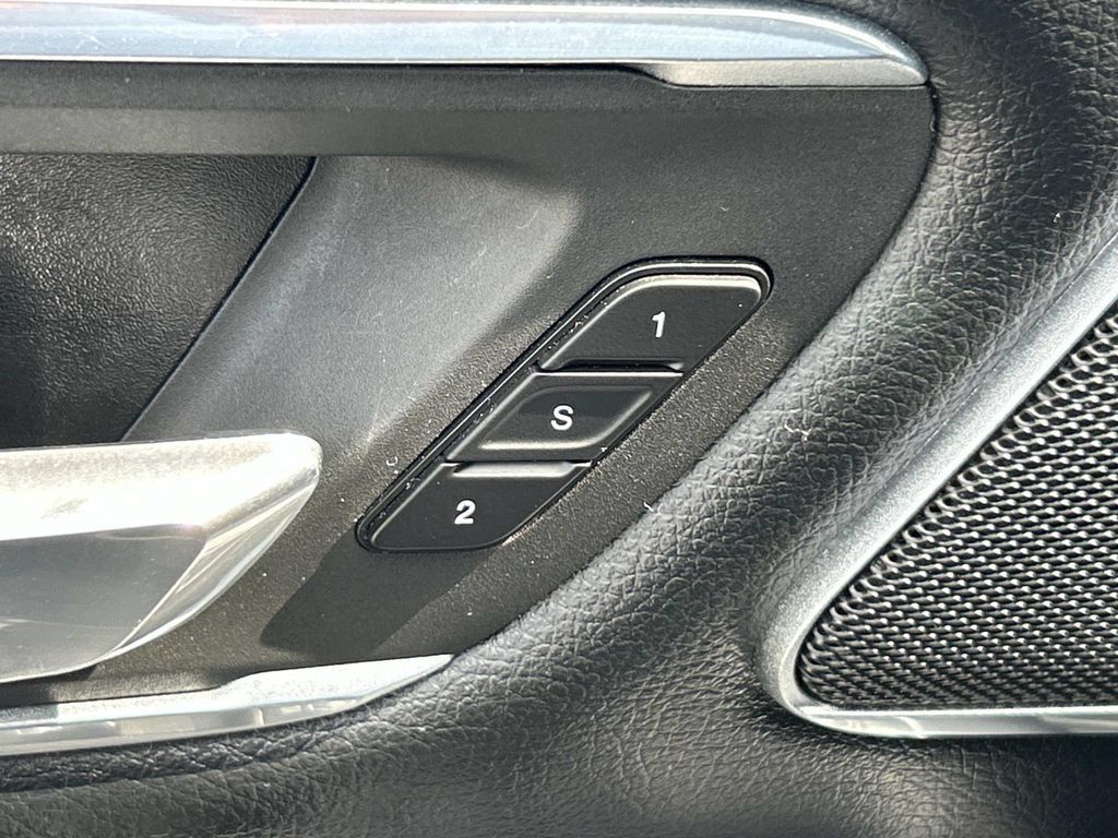 Used 2019 RAM 1500 Laramie AWD/4WD image 35