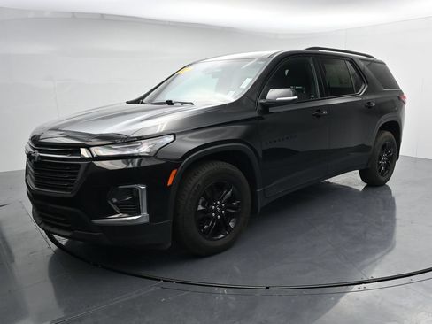 Used 2023 Chevrolet Traverse LT FWD image 4