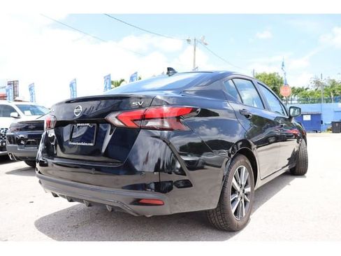 Used 2021 Nissan Versa SV image 7