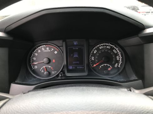 Used 2018 Toyota Tacoma SR w/ SR Convenience Package RWD image 14