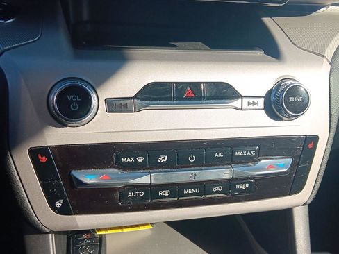 Used 2024 Ford Explorer XLT w/ Equipment Group 202A image 22