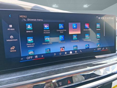 New 2026 BMW 750e xDrive image 23