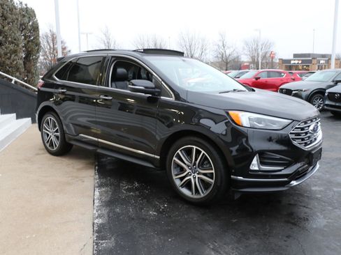 Used 2019 Ford Edge Titanium w/ Equipment Group 301A image 6