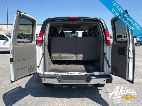 Certified 2025 GMC Savana 2500 LT w/ LT Preferred Equipment Group RWD image 9
