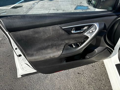 Used 2014 Nissan Altima 2.5 SV image 10