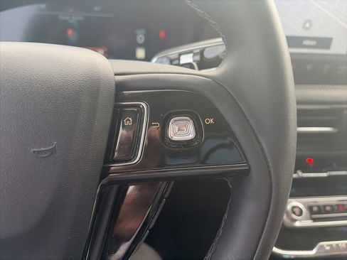 Used 2023 Lincoln Corsair AWD w/ Equipment Group 101A image 18