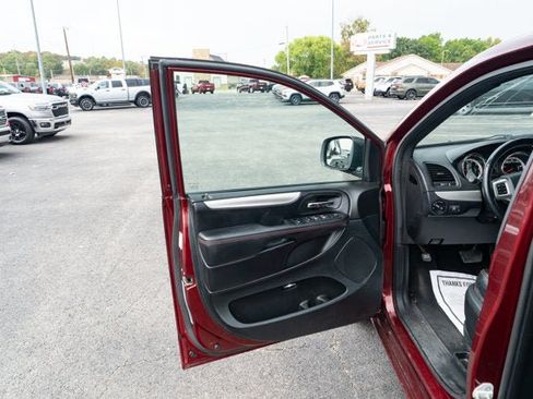 Certified 2019 Dodge Grand Caravan GT FWD image 12