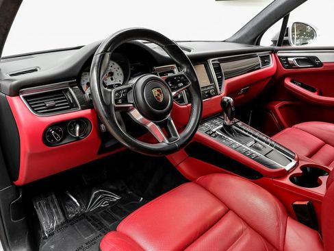 Used 2016 Porsche Macan Turbo image 3