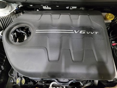 Used 2019 Jeep Cherokee Limited image 30