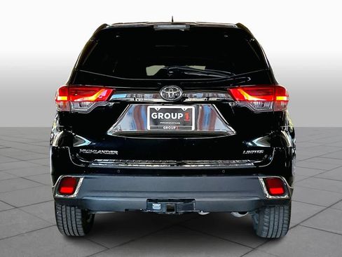 Used 2017 Toyota Highlander Limited image 4