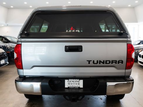 Used 2014 Toyota Tundra SR5 w/ SR5 Upgrade Package AWD/4WD image 5