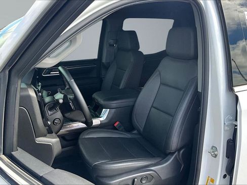 Used 2025 Chevrolet Silverado 1500 LTZ AWD/4WD image 23