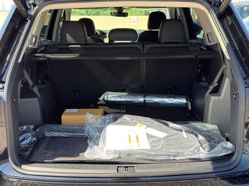 New 2026 Volkswagen Atlas SE FWD image 9