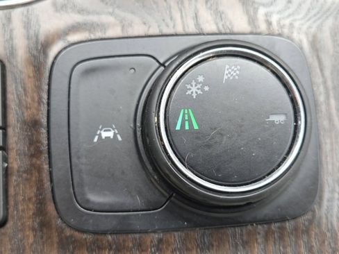 Used 2021 GMC Acadia Denali w/ Denali Technology Package image 11