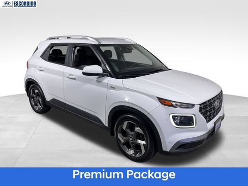 Used 2021 Hyundai Venue SEL w/ Premium Package FWD image 7