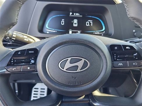 Used 2025 Hyundai Elantra Sport image 20