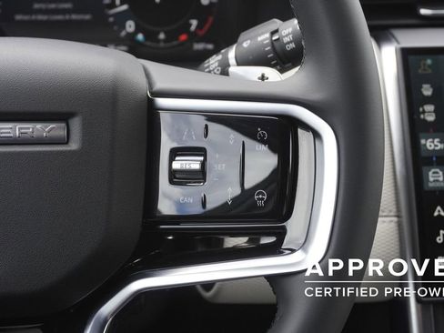 Used 2025 Land Rover Discovery Sport Dynamic SE AWD/4WD image 13