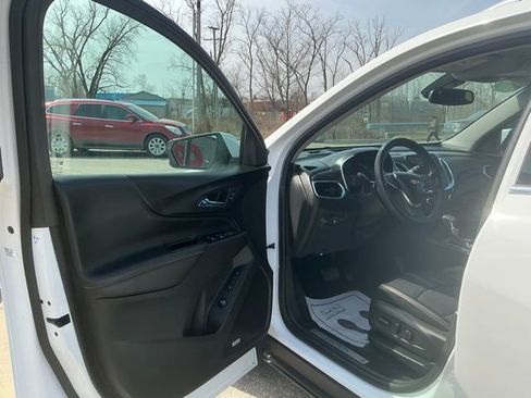 Used 2024 Chevrolet Equinox Premier image 15