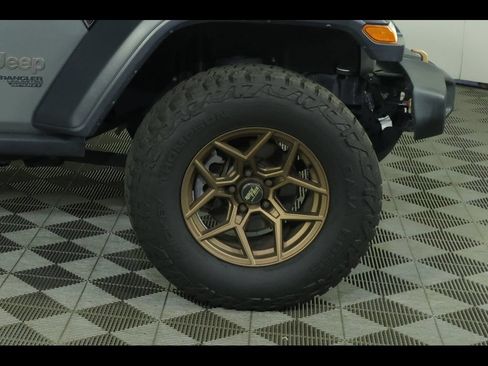 Used 2019 Jeep Wrangler Unlimited Sport S AWD/4WD image 3