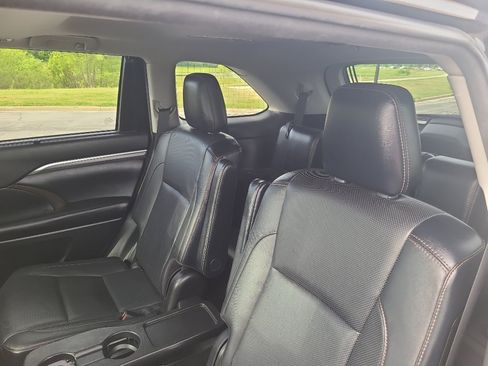 Used 2018 Toyota Highlander Limited AWD/4WD image 38