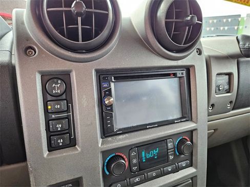 Used 2003 HUMMER H2 w/ Preferred Equipment Group image 18