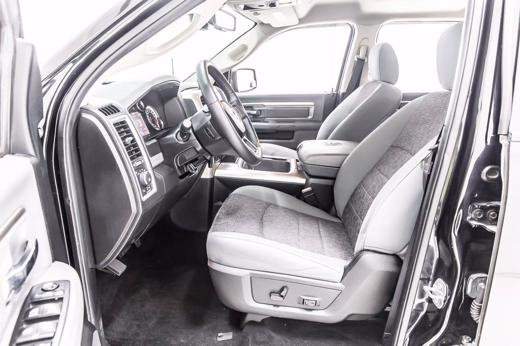 Used 2017 RAM 1500 Lone Star AWD/4WD image 28